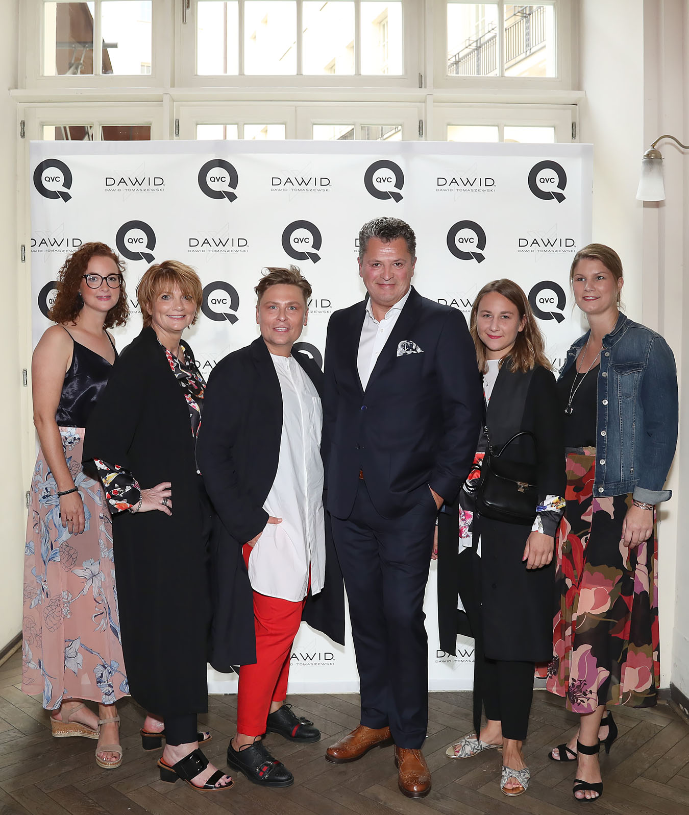 QVC x Dawid Tomaszewski - Cornelia Awramow, Susanne Mueller, Dawid Tomaszewski, Stefan Meurer, Theresa Amend, Katrin Lange